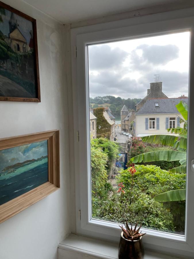 Appartement De 1634 Avec Balcon Au Sud Sur Jardin En Plein Coeur Historique Tréguier Eksteriør billede