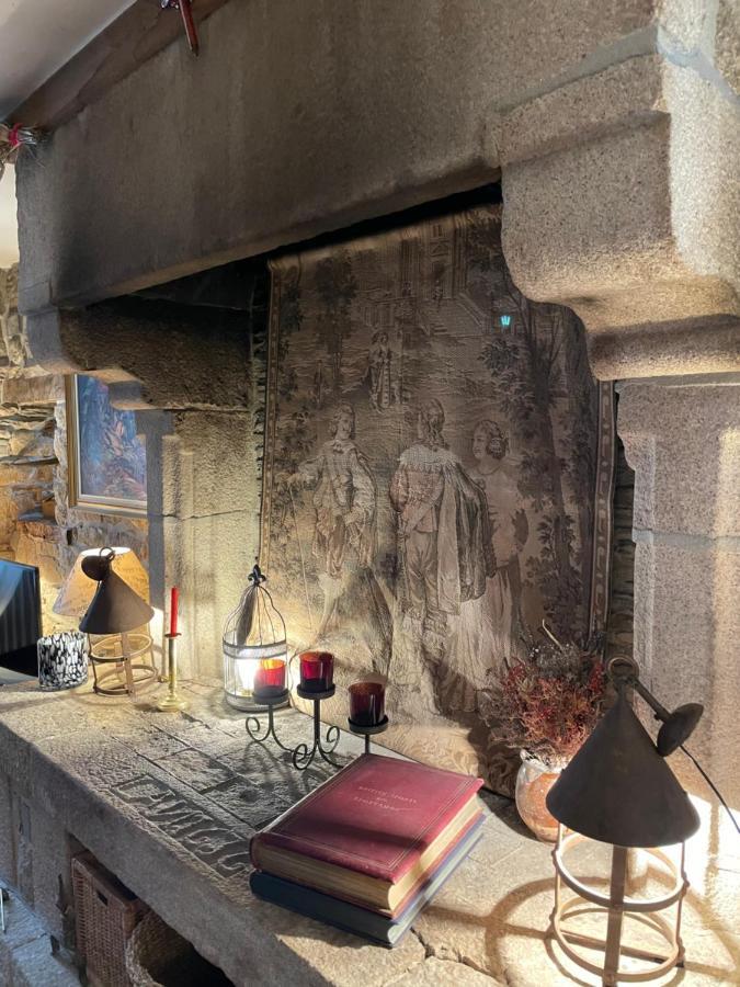 Appartement De 1634 Avec Balcon Au Sud Sur Jardin En Plein Coeur Historique Tréguier Eksteriør billede
