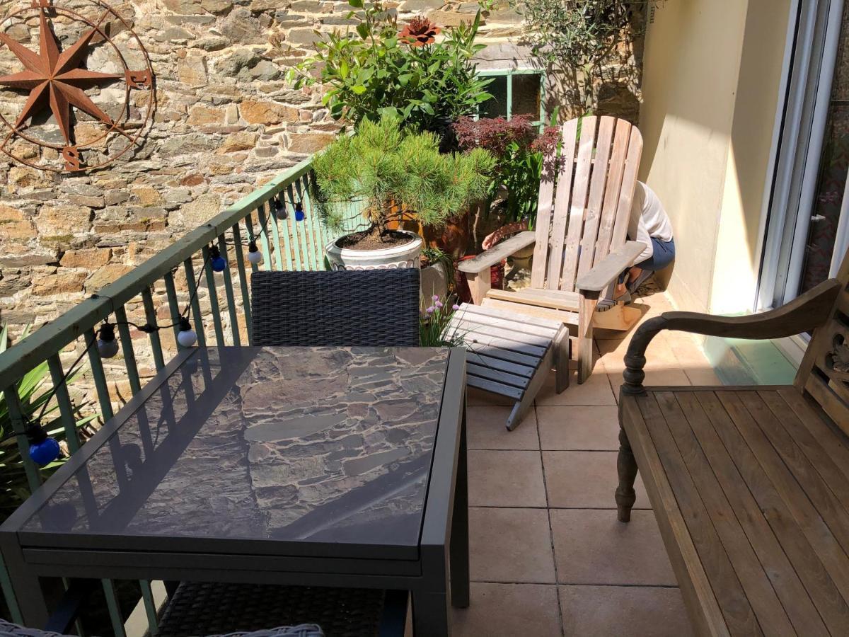 Appartement De 1634 Avec Balcon Au Sud Sur Jardin En Plein Coeur Historique Tréguier Eksteriør billede